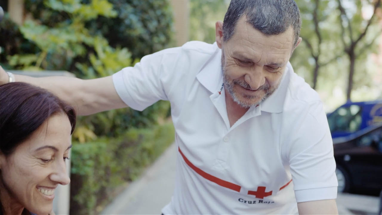 Elena Molina - Maya Films - cruz